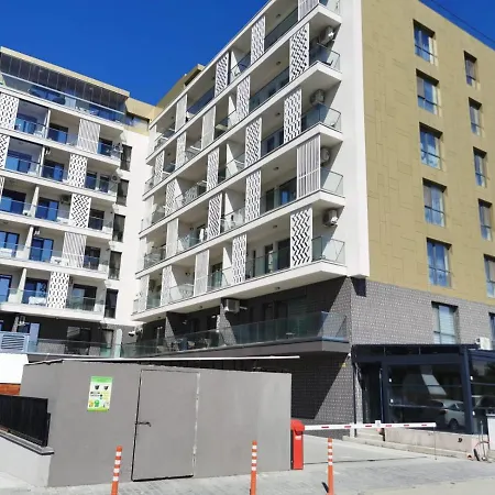 Grand Mamaia Lägenhet *