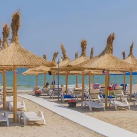 Grand Mamaia Apartment