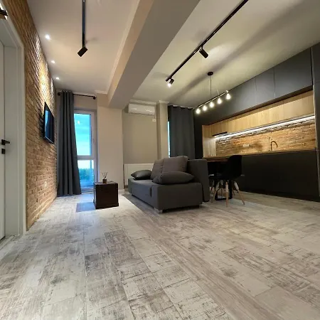 Grand Mamaia Apartment *