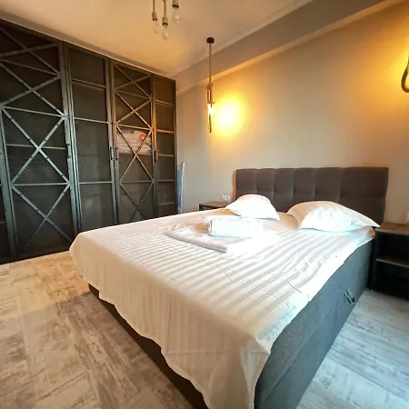 Grand Mamaia