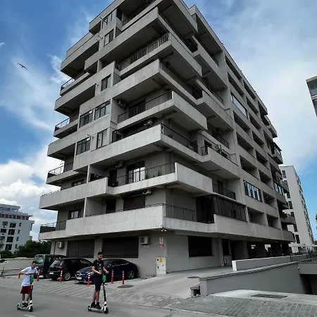 Grand Mamaia