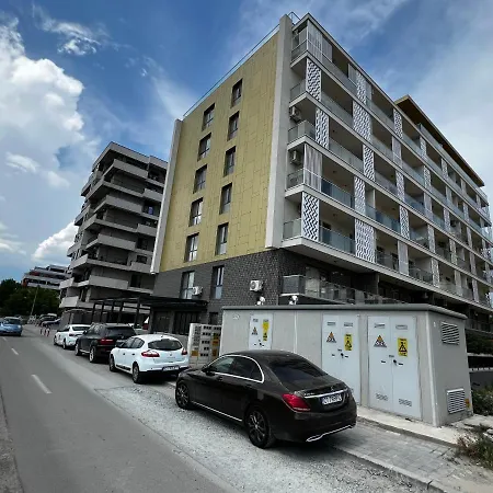 Grand Mamaia Apartment *