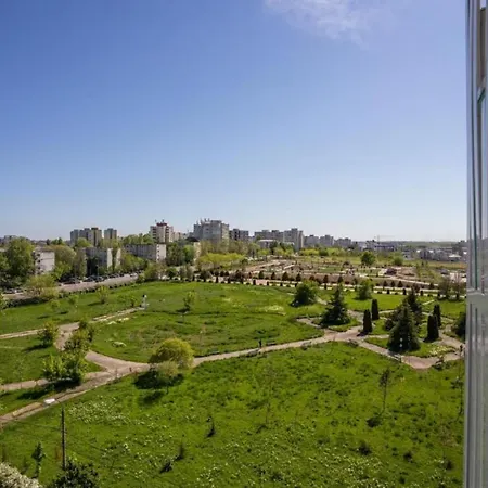 Grand Mamaia