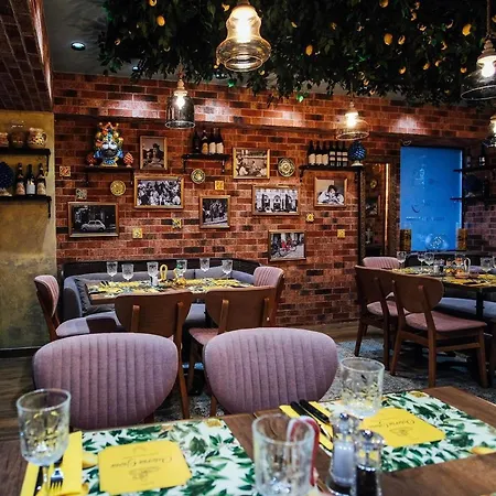 Grand Mamaia Lejlighed *