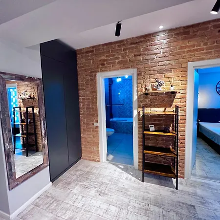 Grand Mamaia Apartment *
