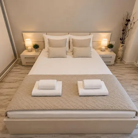Grand Mamaia *