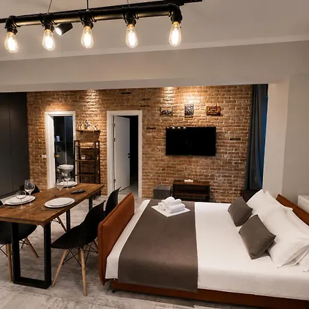 Grand Mamaia
