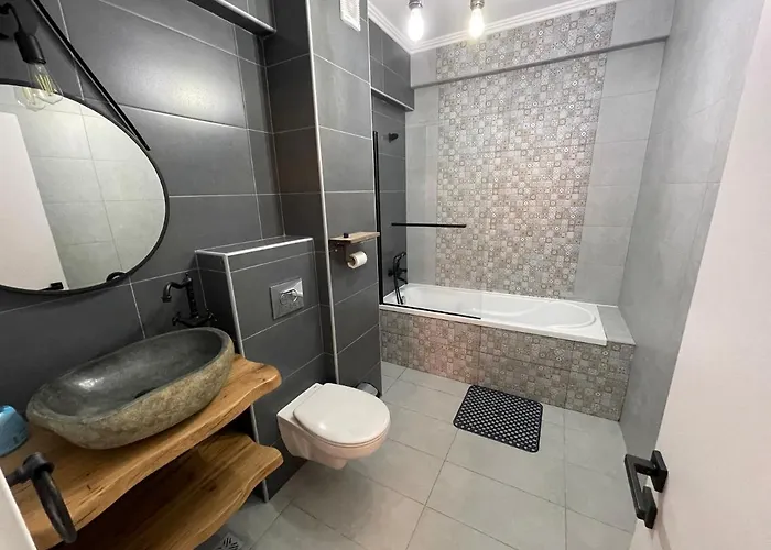 Grand Mamaia アパート