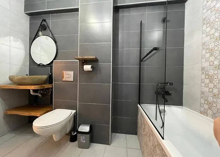 Grand Mamaia アパート *