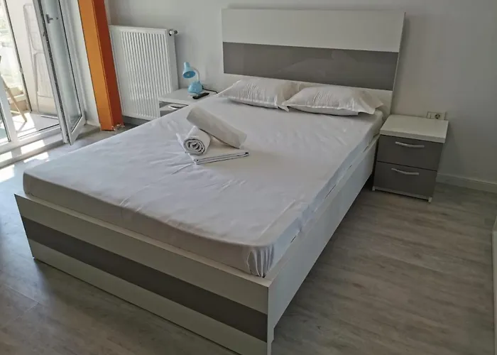 Grand Mamaia アパート