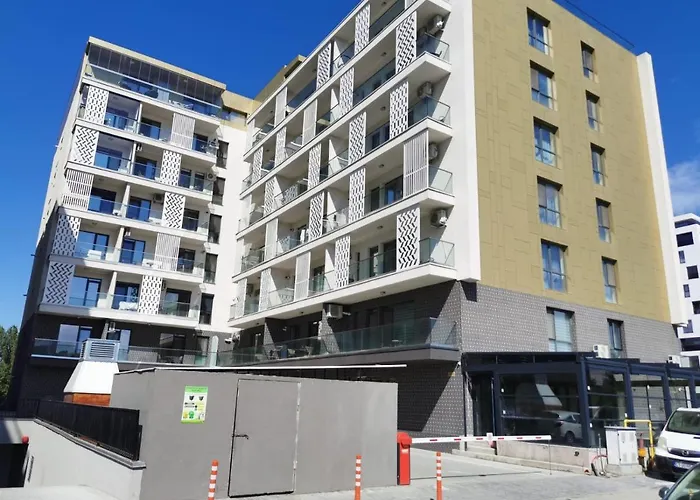 Grand Mamaia アパート *