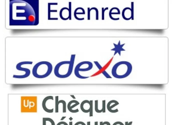 Grand Mamaia アパート *