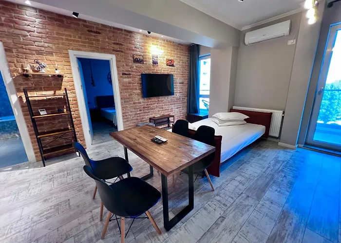 Grand Mamaia アパート